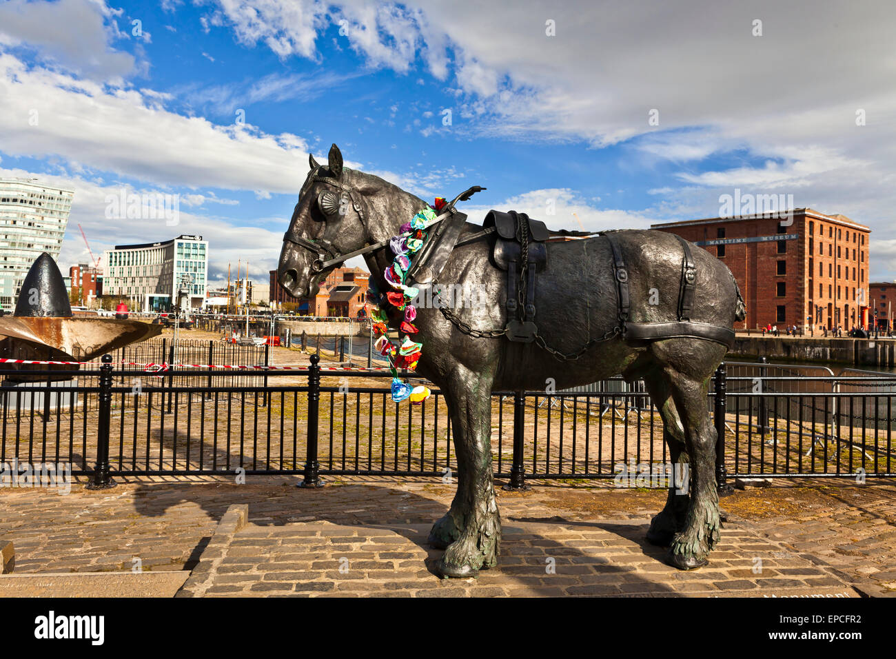 Liverpool horse sculpture hires stock photography and images Alamy