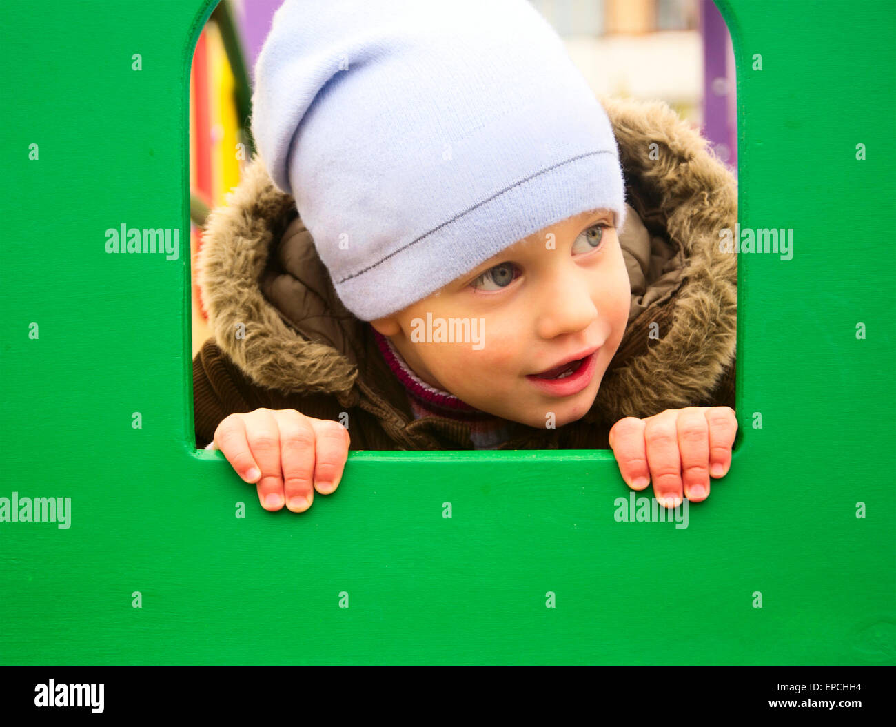 Chidlren playing playground hi-res stock photography and images - Alamy