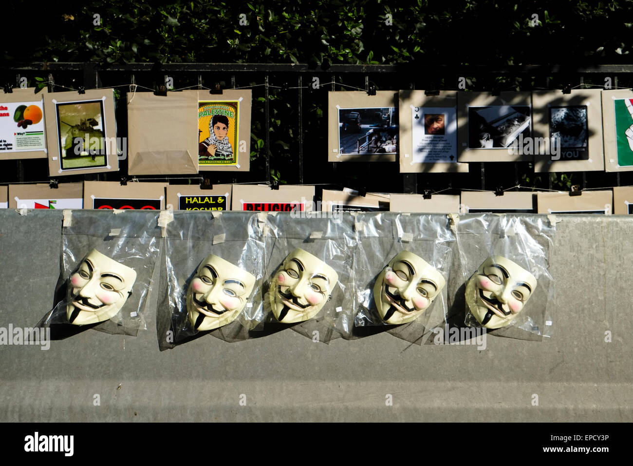 Guido Fawkes Mask Stock Photo Alamy