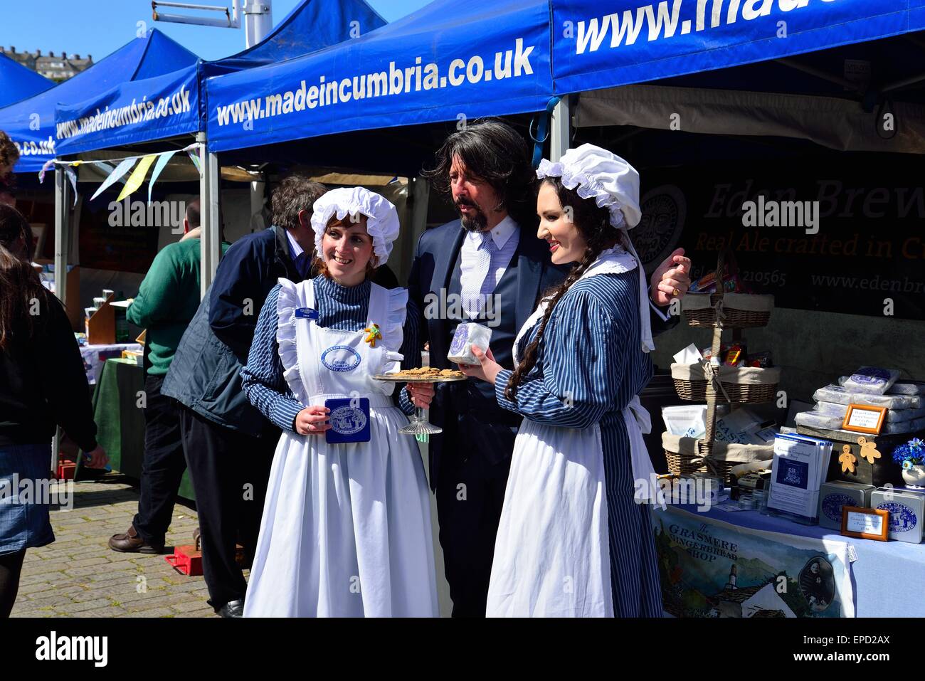 laurence llewelyn bowen with two ladies at the whitehaven home and garden festival 16th may 2015 Stock Photo