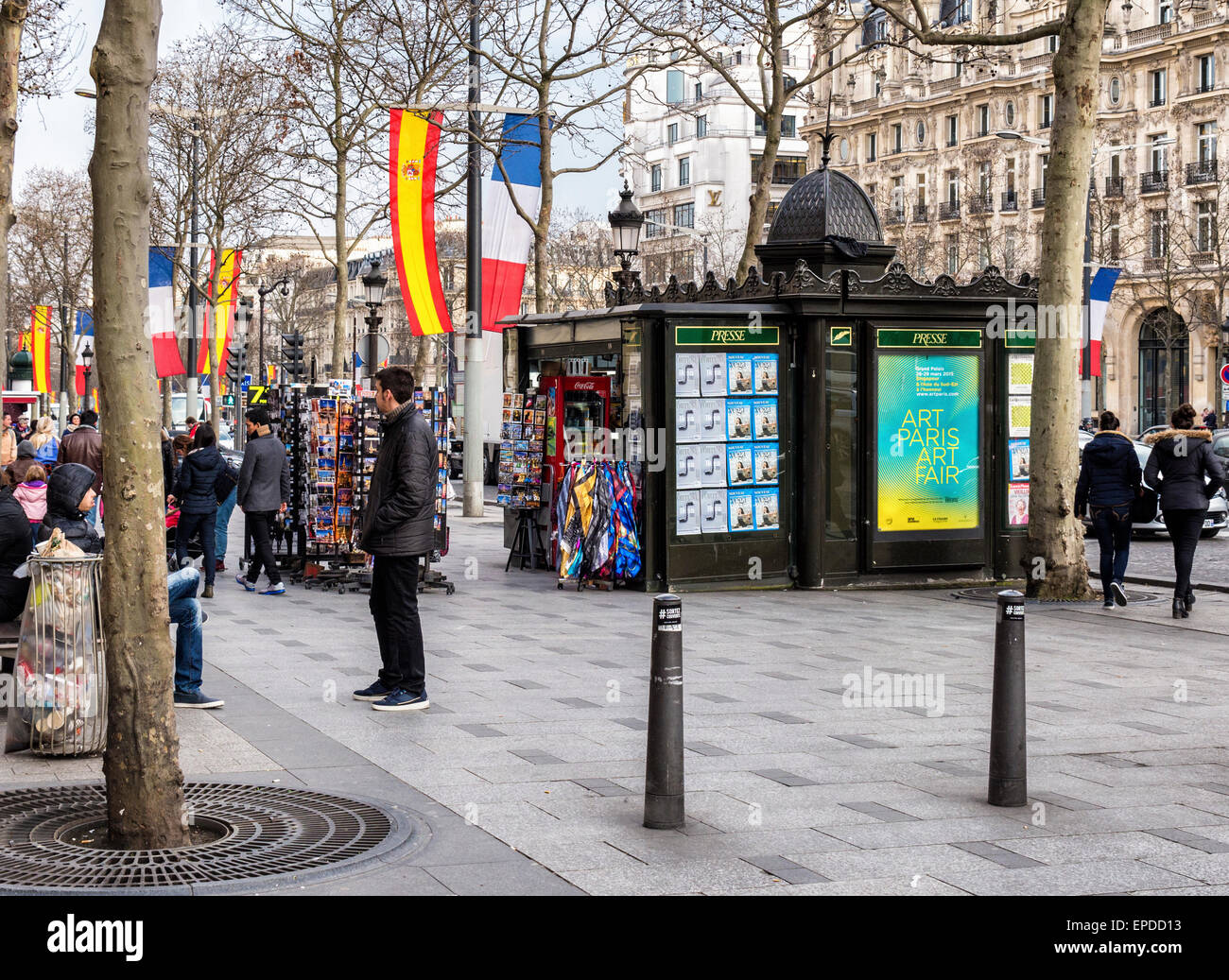 Sidewalk kiosk hi-res stock photography and images - Alamy