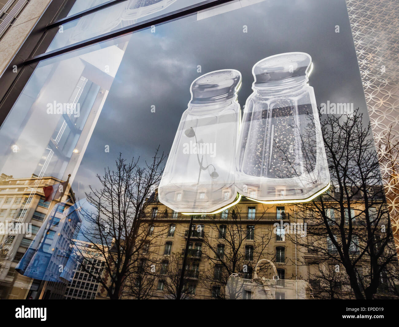 The front of the Louis Vuitton fashion store on the Champs-Élysées in Paris,  France. February 2020 Stock Photo - Alamy