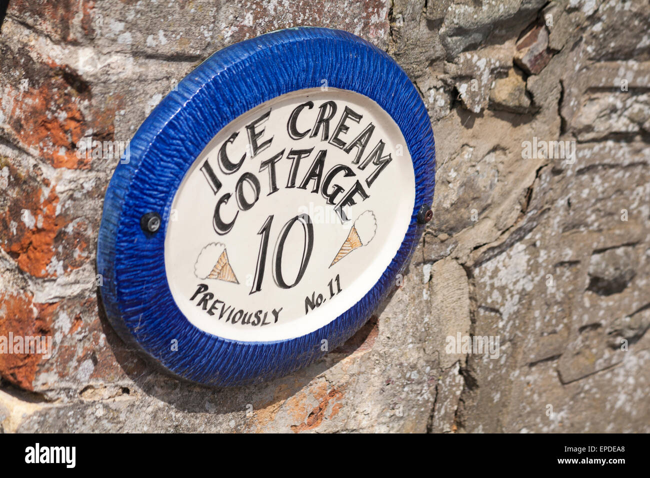 10 Ice Cream Cottage previously no 11 sign at Shanklin ...