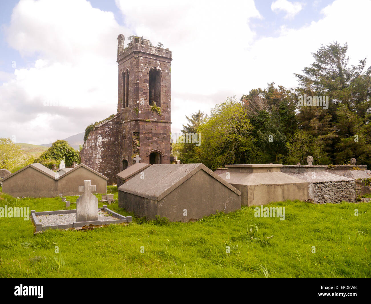 The old ruined church and burial ground at Cloghane on the Dingle Peninsular, County Kerry, Ireland Stock Photo