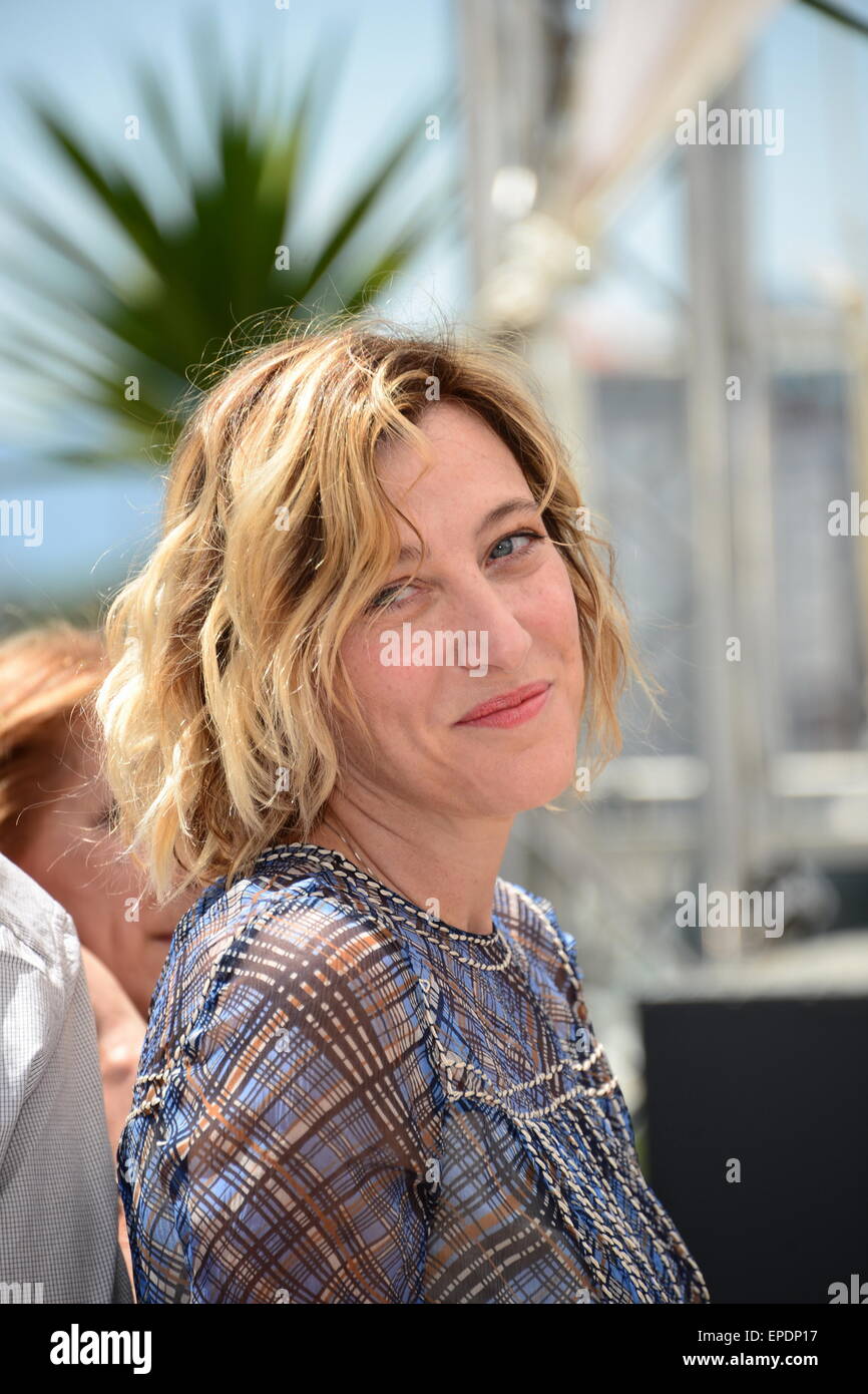 Cannes, France. 14th May, 2015. CANNES, FRANCE - MAY 17: Actress Valeria Bruni Tedeschi (L) attends the 'Asphalte' Photocall during the 68th annual Cannes Film Festival on May 17, 2015 in Cannes, France. © Frederick Injimbert/ZUMA Wire/17�Թ����� Live News Stock Photo
