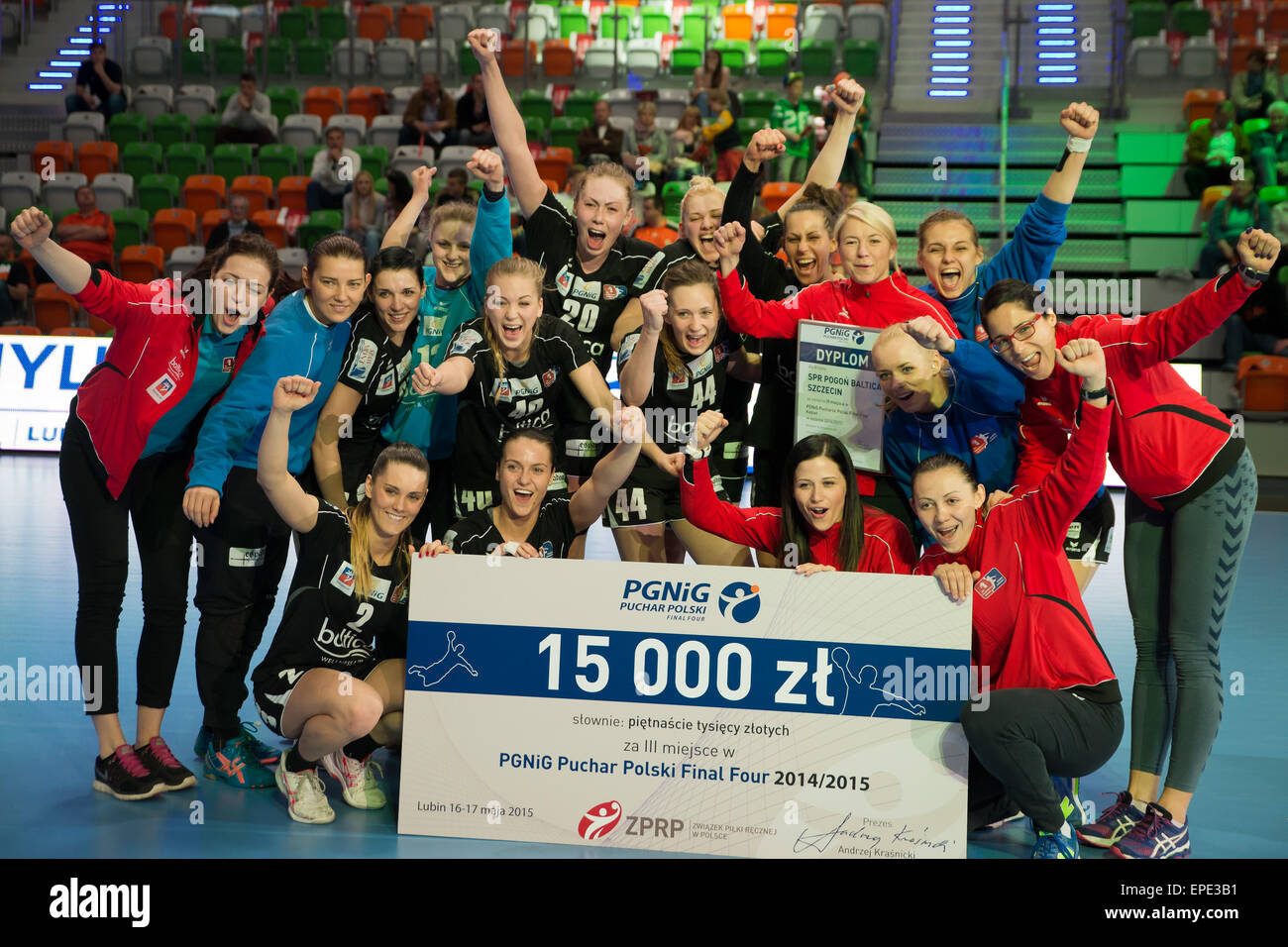 Lubin, Poland. 17th May, 2015. Match for 3rd place of PGNiG Polish Cup Women in handball. Match between MKS Selgros Lublin - SPR Pogon Baltica Szczecin 24:25. In action Credit:  Piotr Dziurman/Alamy Live News Stock Photo