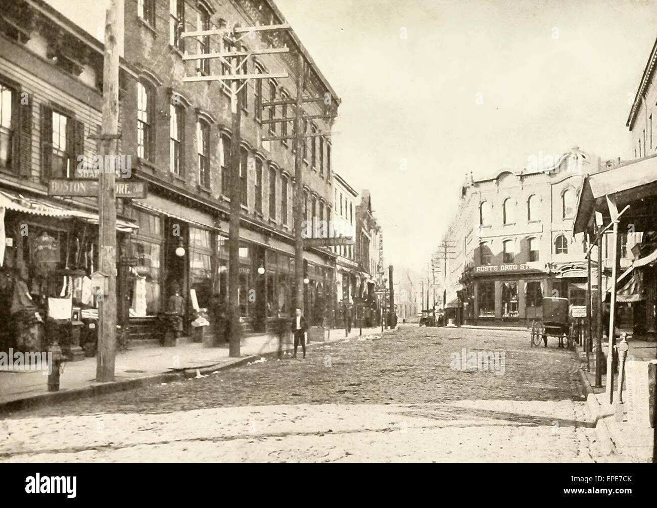 Commerce Square and Burnet Street from Hiram Street showing the Landsberg Store and Rust's Drug Store, New Brunswick, NJ, circa 1904 Stock Photo