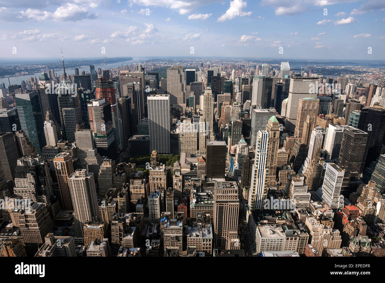 View from the Empire State Building on the skyscrapers of Midtown ...