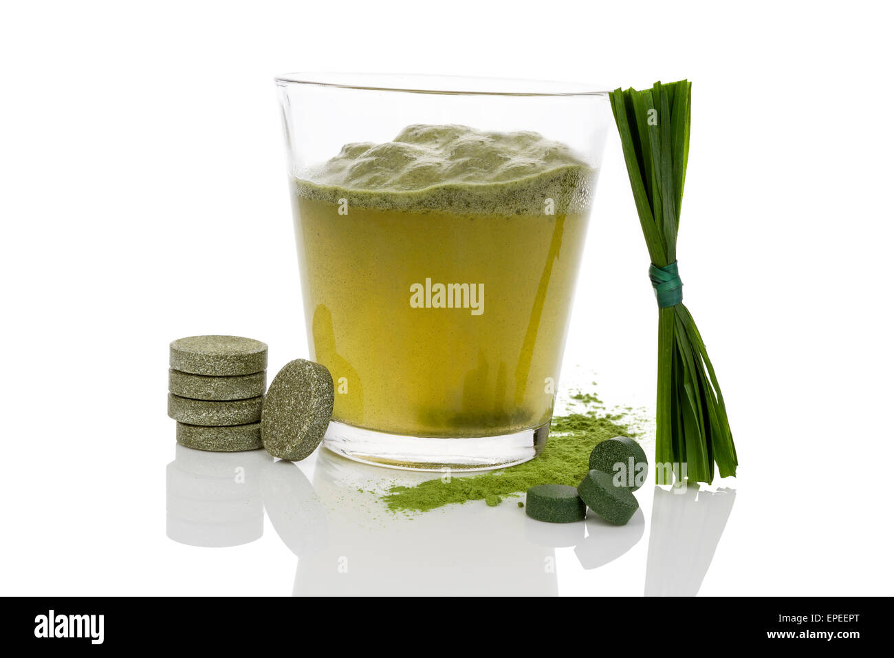 Green drink with green chlorela and spirulina effervescent tablet