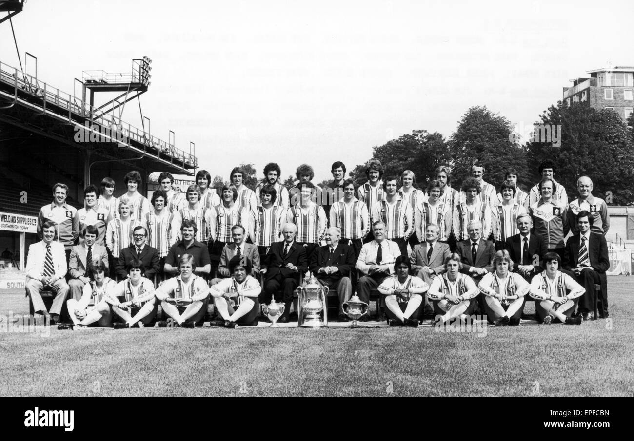 Southampton Fc Pre Season Photocall 1st August 1976 Stock Photo Alamy