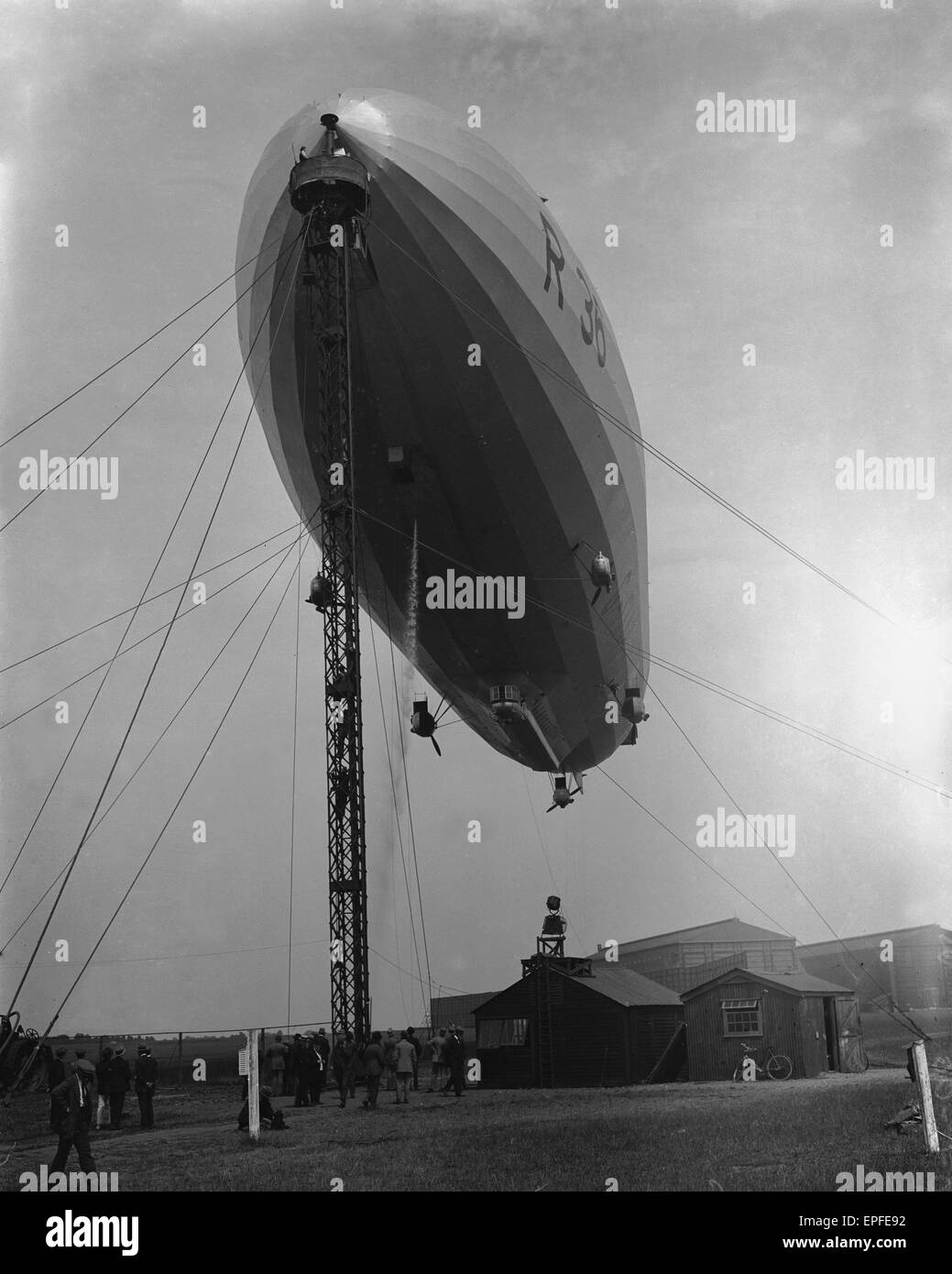Members of Parliament visit the Airship R36 at Pulham . Passengers board the airship by climbing the stairs in the mooring mast. 19th June 1921 Stock Photo