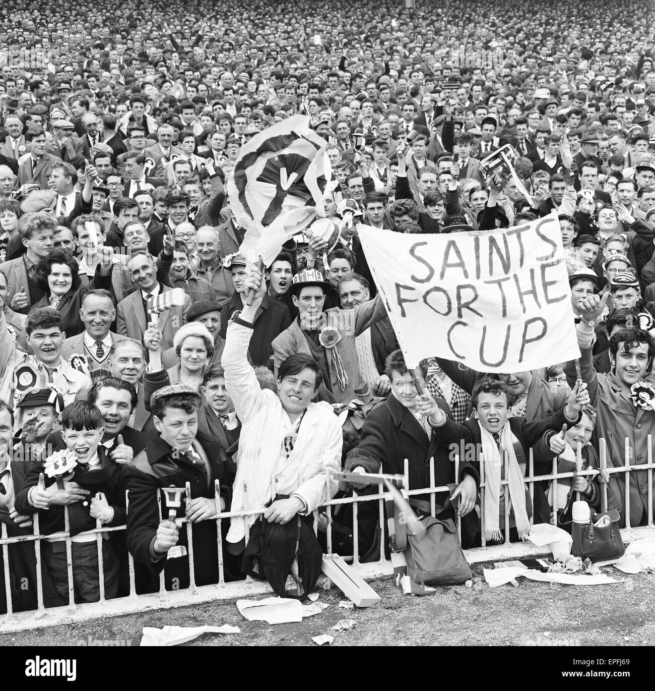 manchester-united-v-southampton-fa-cup-semi-final-match-at-villa-park-EPFJ69.jpg