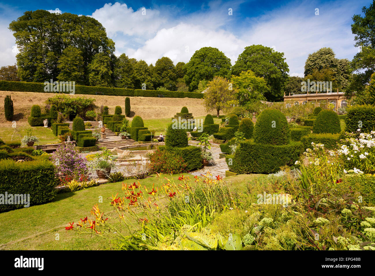 Formal Topiary Manor House High Resolution Stock Photography and Images ...