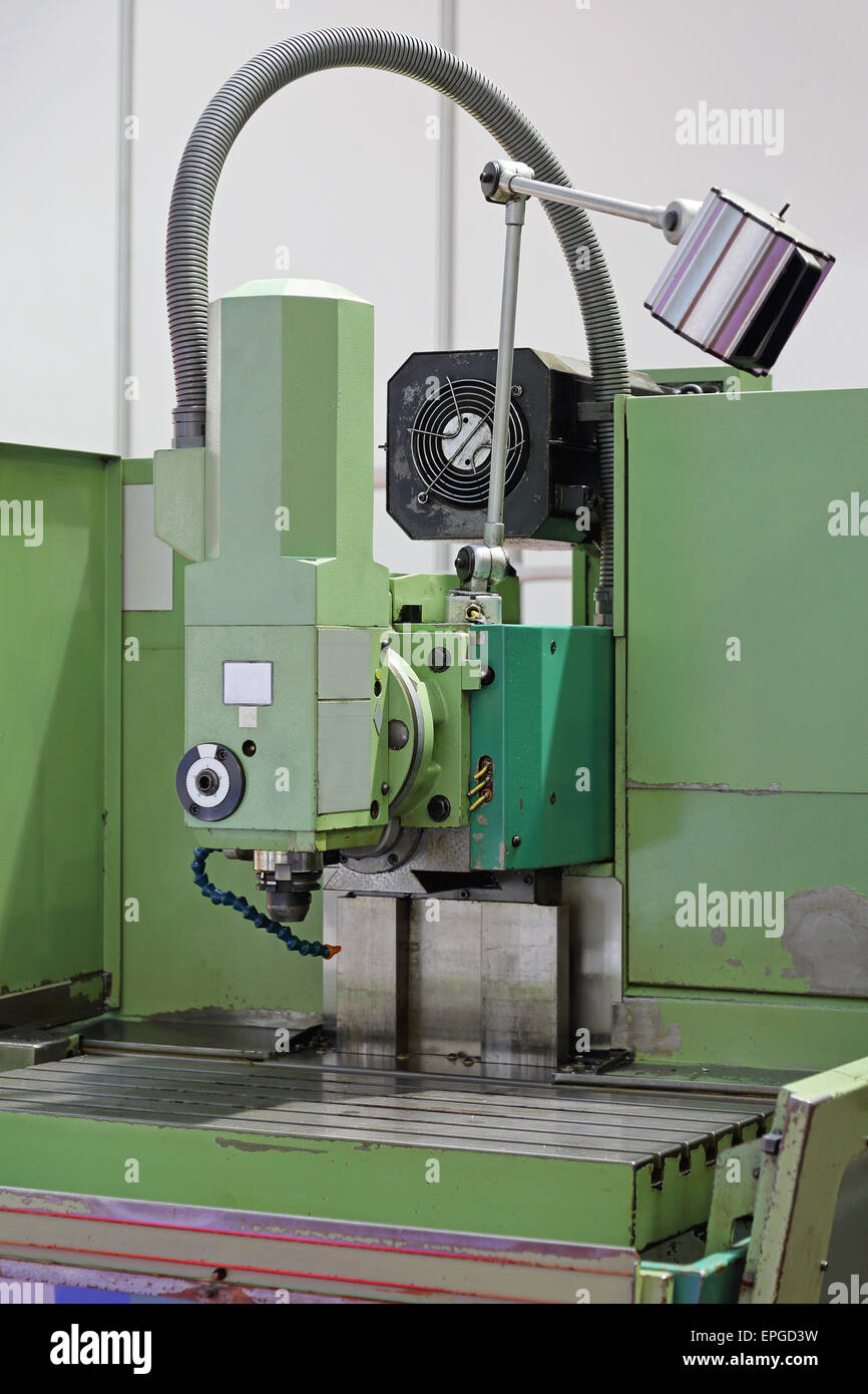 Vertical milling machine hi-res stock photography and images - Alamy