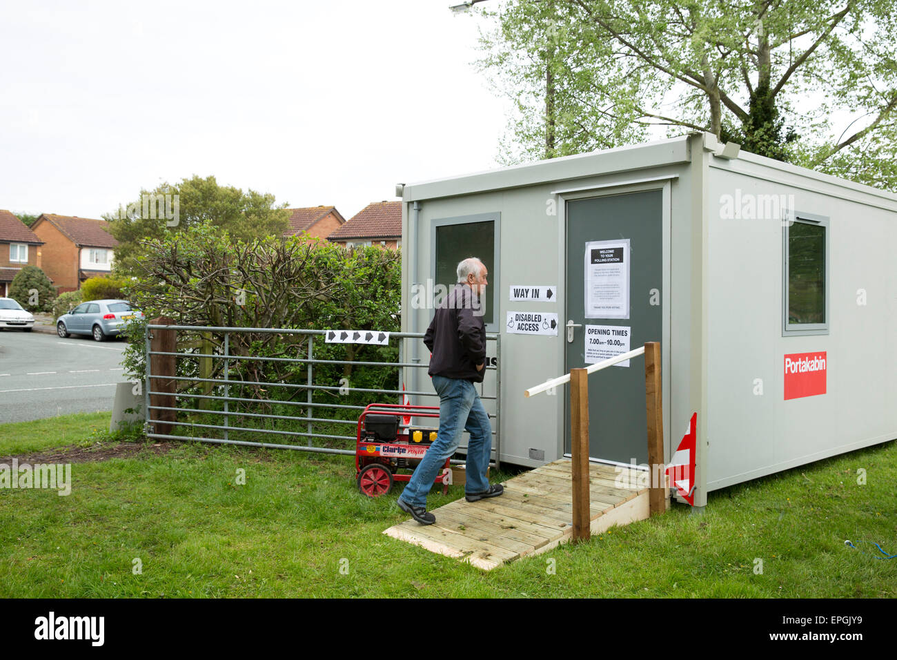 The kabin Polling Station in Buckingham Road, Tamworth, which suffered a  power generator failure on polling day morning Stock Photo - Alamy