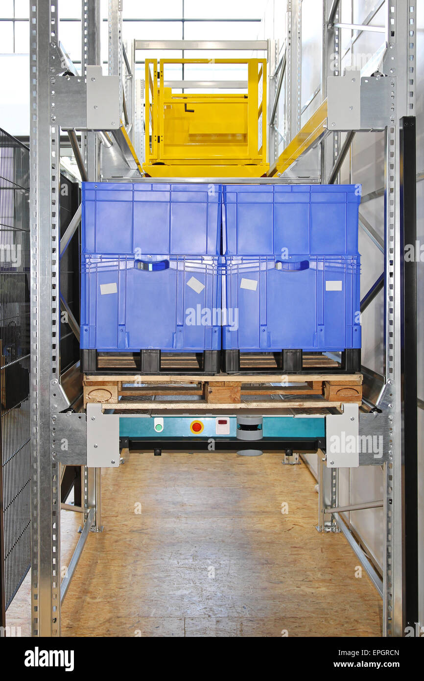 Pallet racking hires stock photography and images Alamy