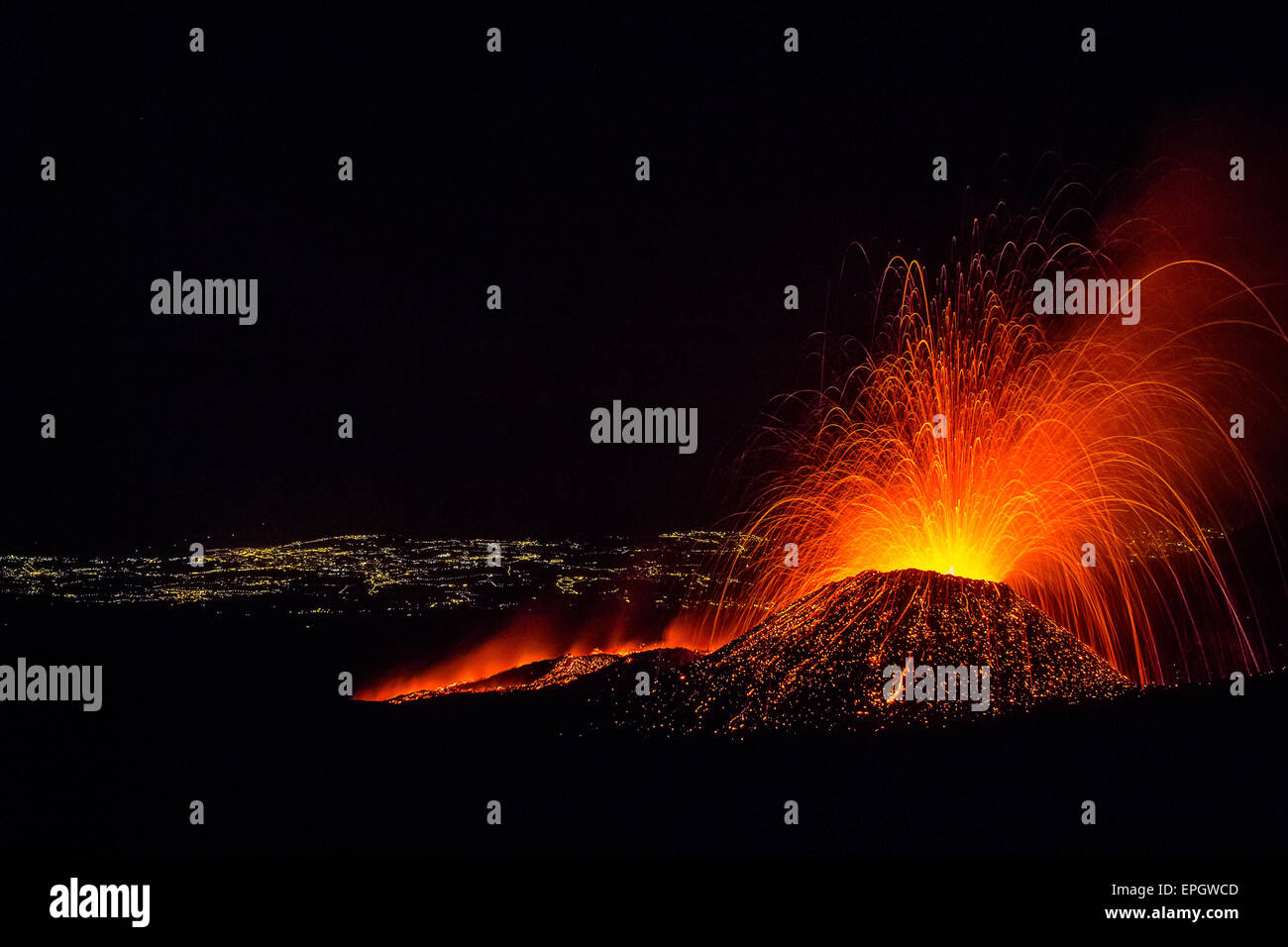 Italy Siciliy Etna volcano - A spectacular eruption of Mount Etna, photographed from a few tens of meters. Crater concerned: Gemini. Stock Photo