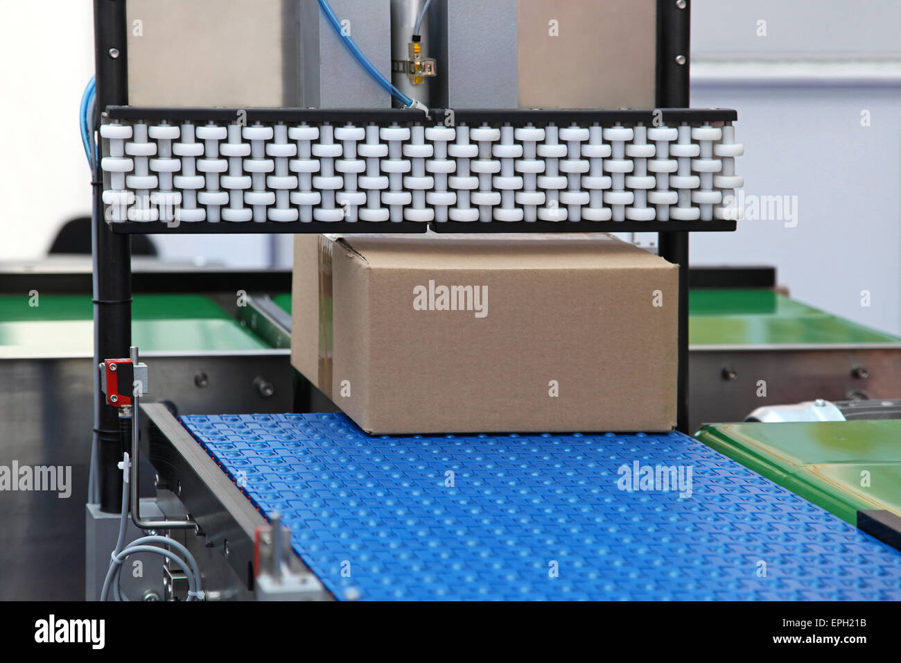 Packaging handling Stock Photo Alamy