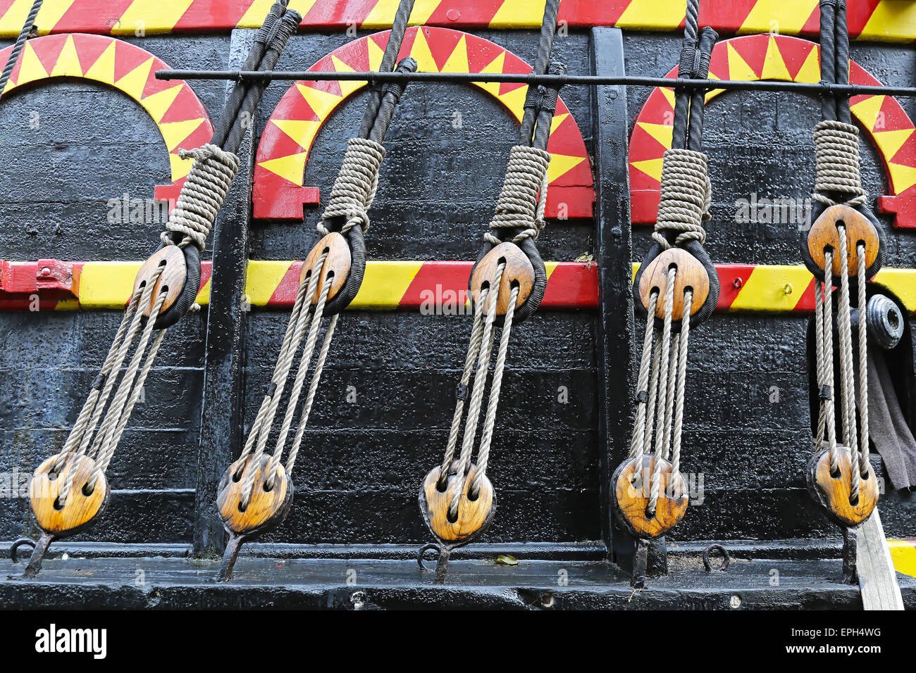 Pulley and rope Stock Photo Alamy