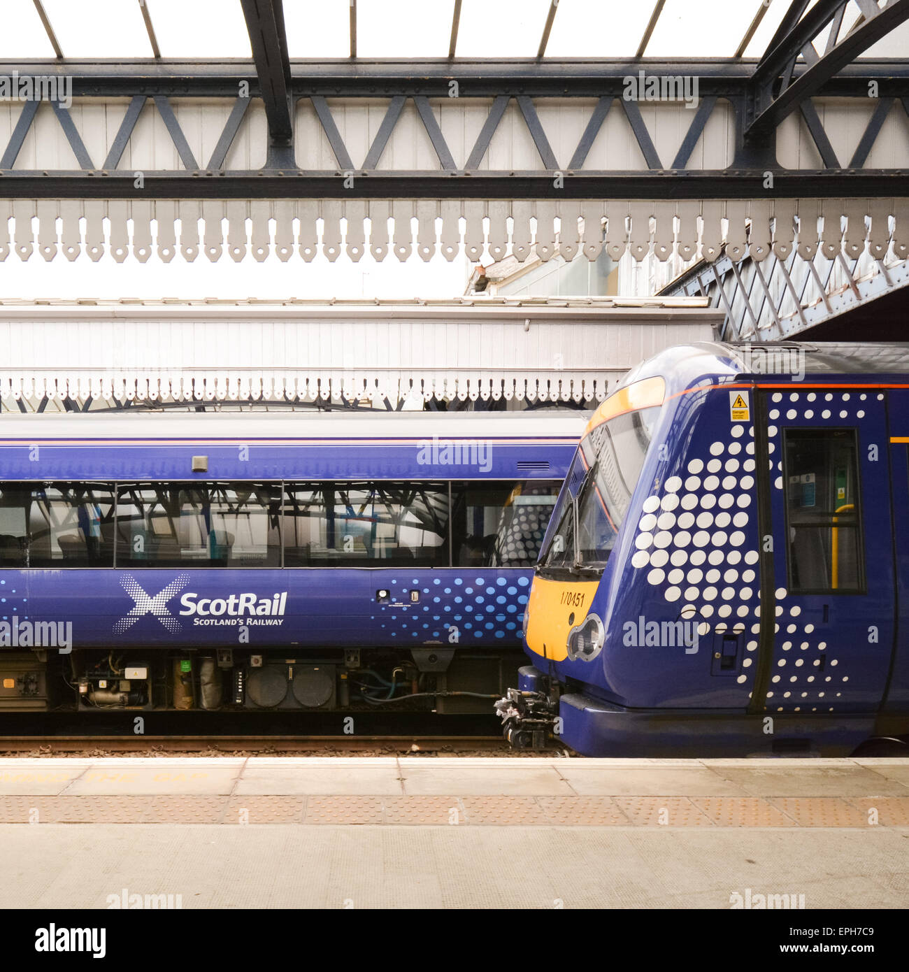 ScotRail Trains at the platform of Stirling Railway Station Stock Photo