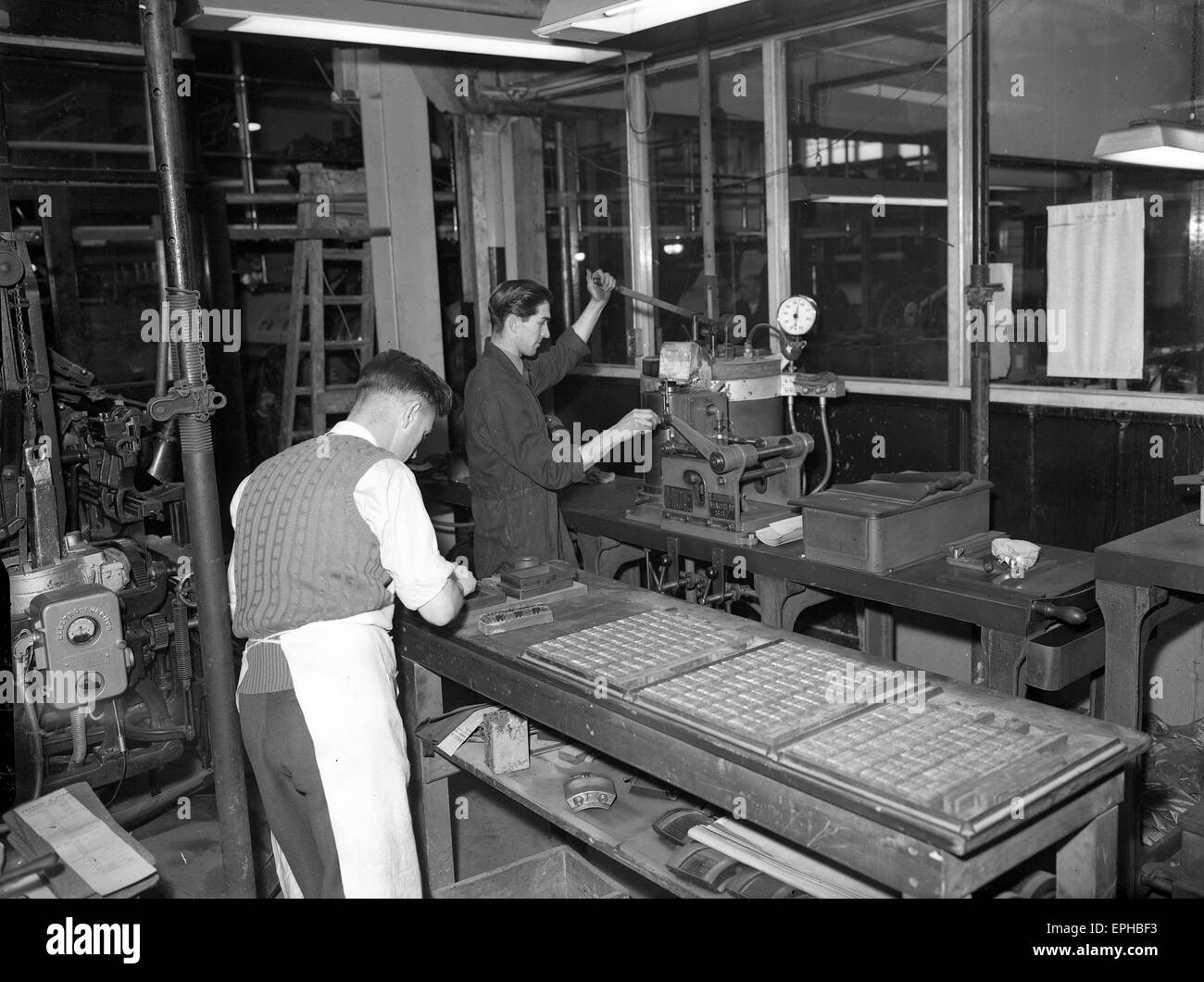 Hot metal newspaper production 1950s Express & Star newspaper box room 1957 Stock Photo Alamy