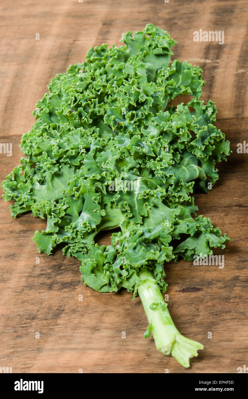 Green fresh curly kale leaf Stock Photo Alamy