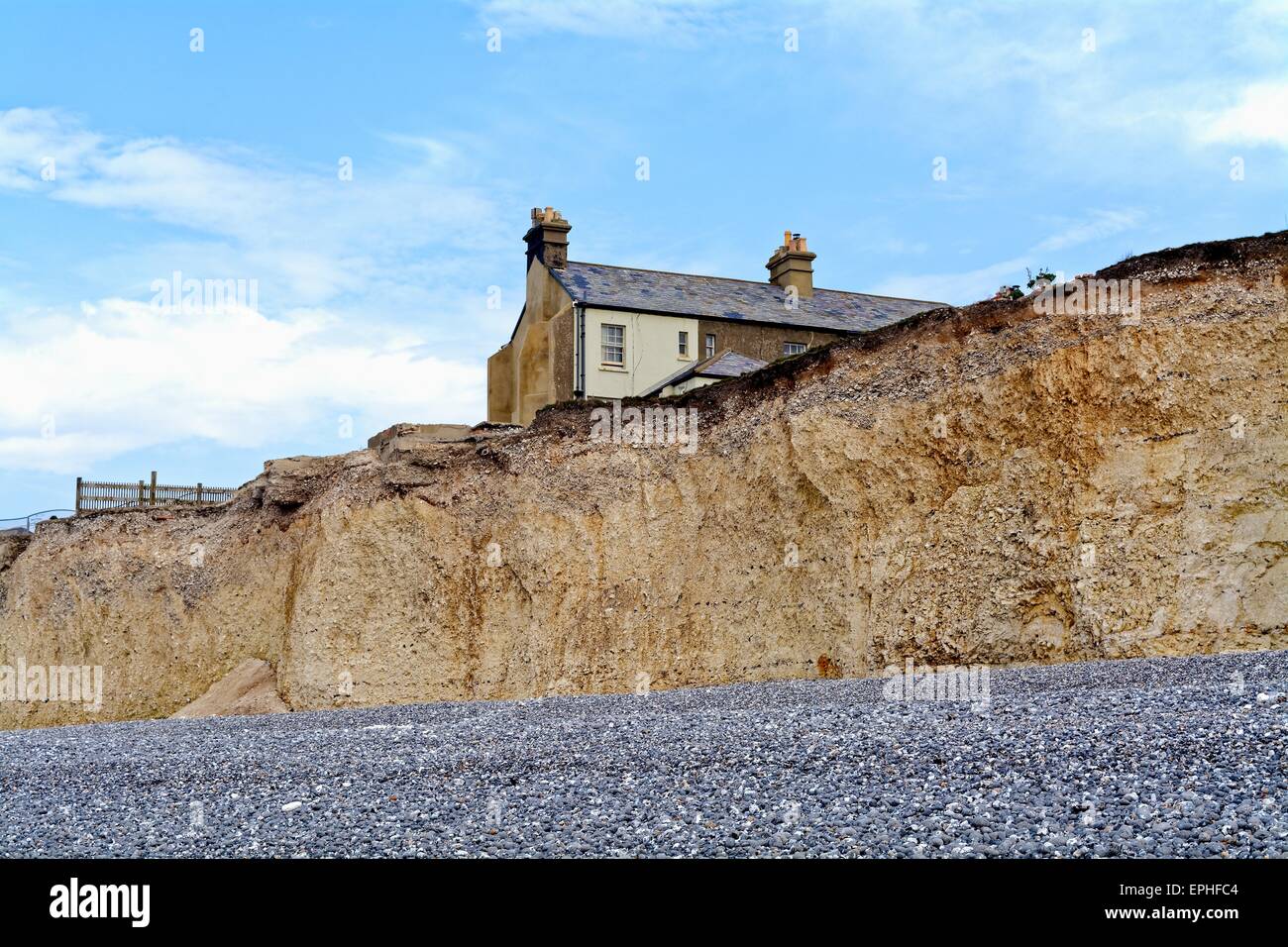 Coastal erosion houses hi-res stock photography and images - Alamy