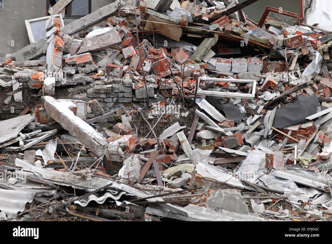 Earthquake catastrophe hi-res stock photography and images - Alamy