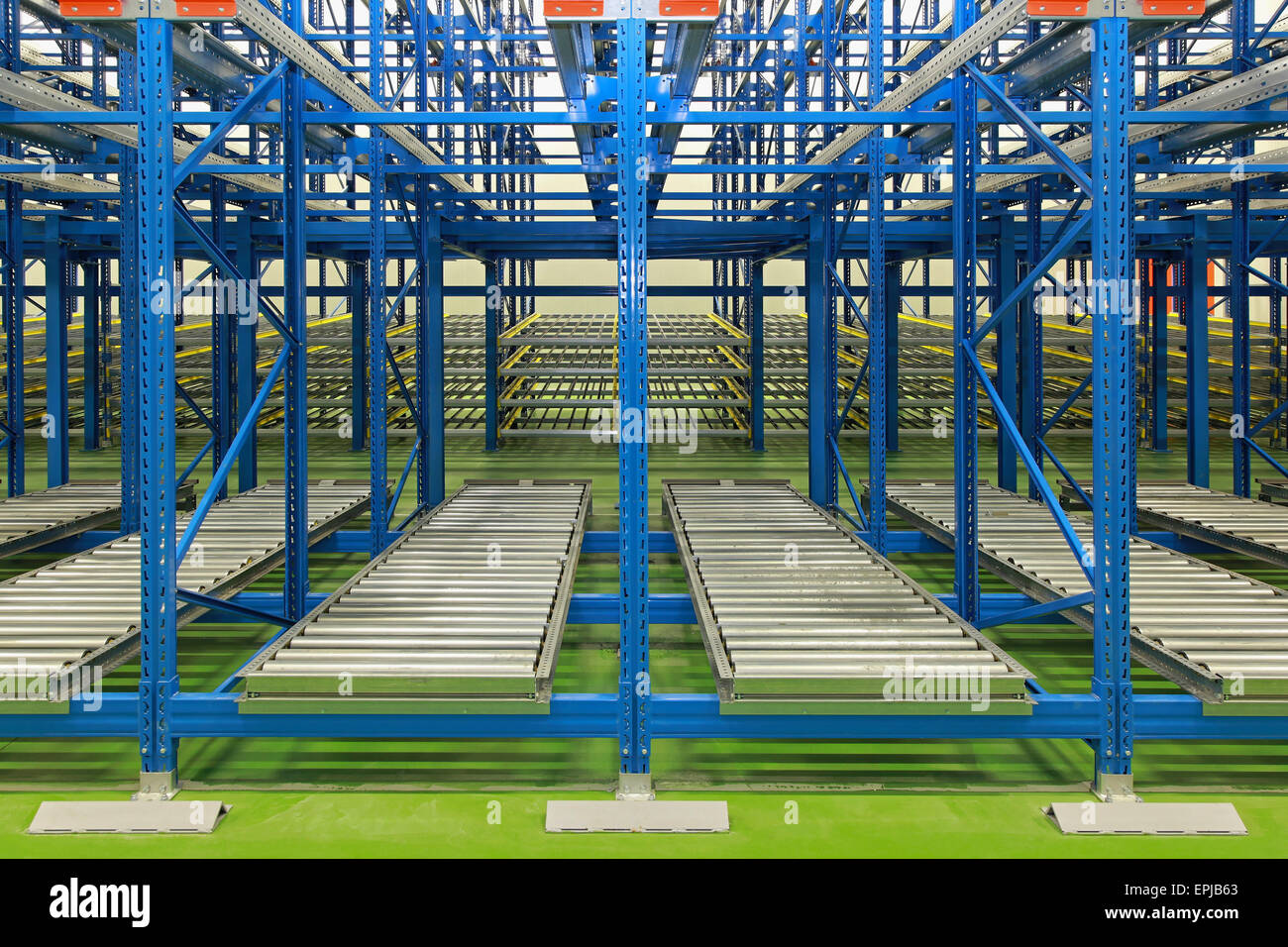 Dynamic storage system Stock Photo Alamy