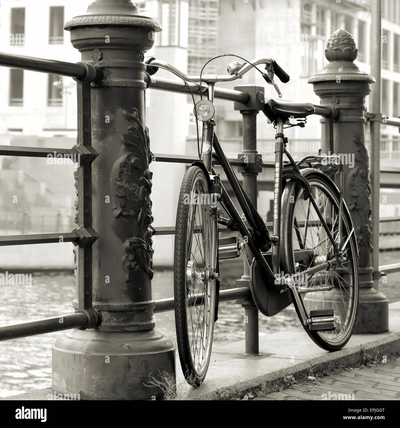 Vibrant Riverside Bicycle parked riverside railing hi-res stock photography and images ...