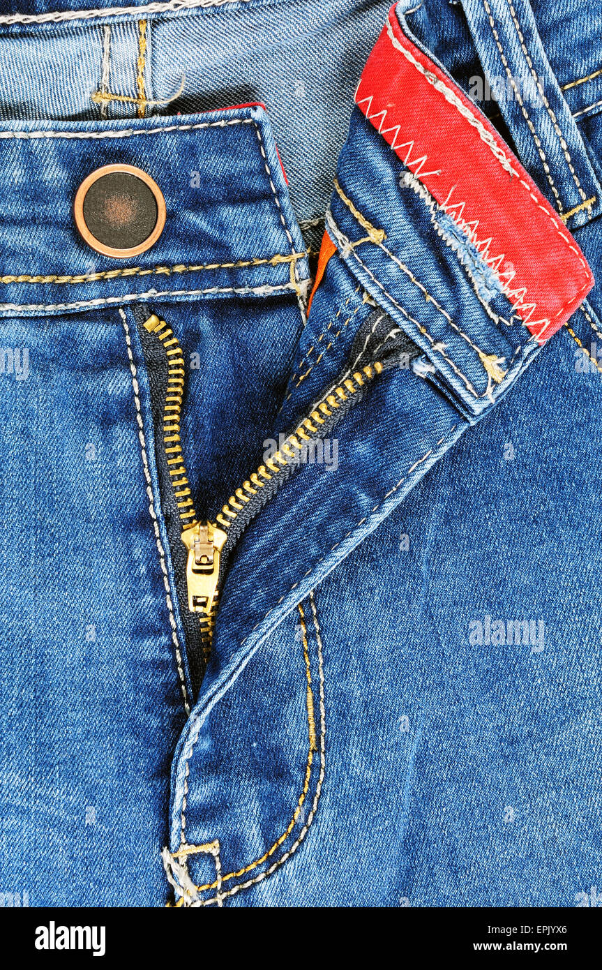Zipper detail of pants in jeans for men 