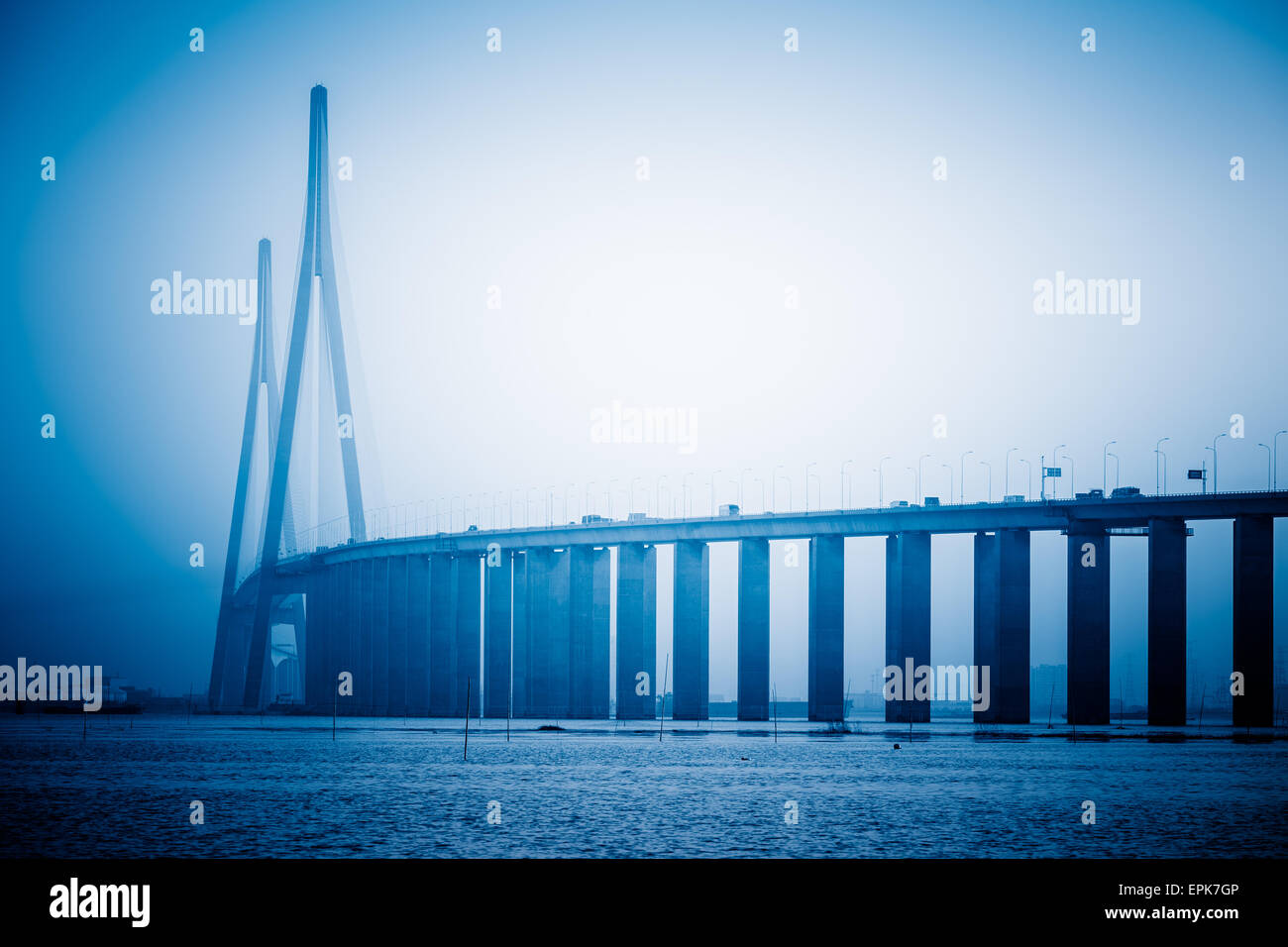 Modern bridge silhouette hi-res stock photography and images - Alamy