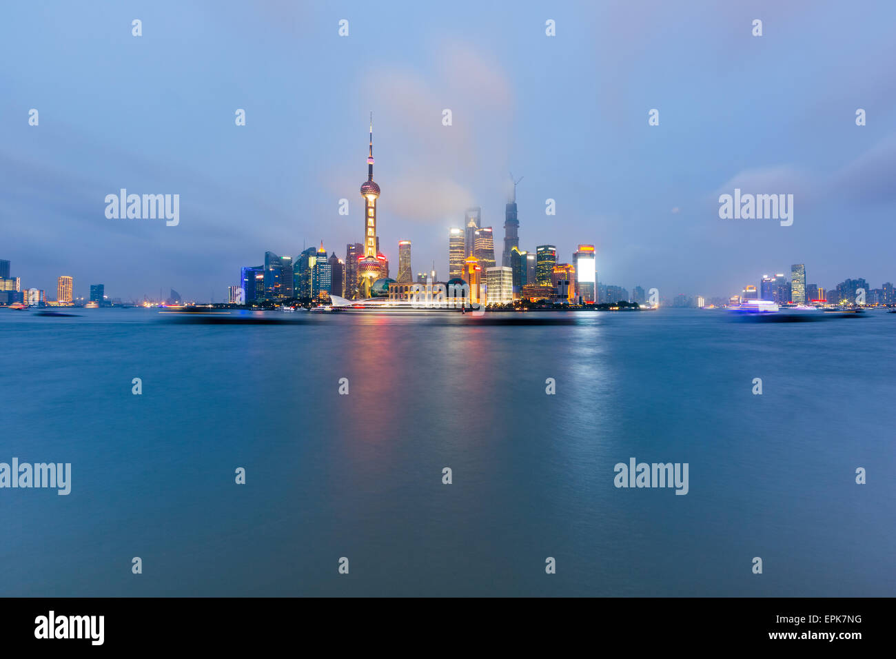 Shanghai waterfront culture hi-res stock photography and images - Alamy