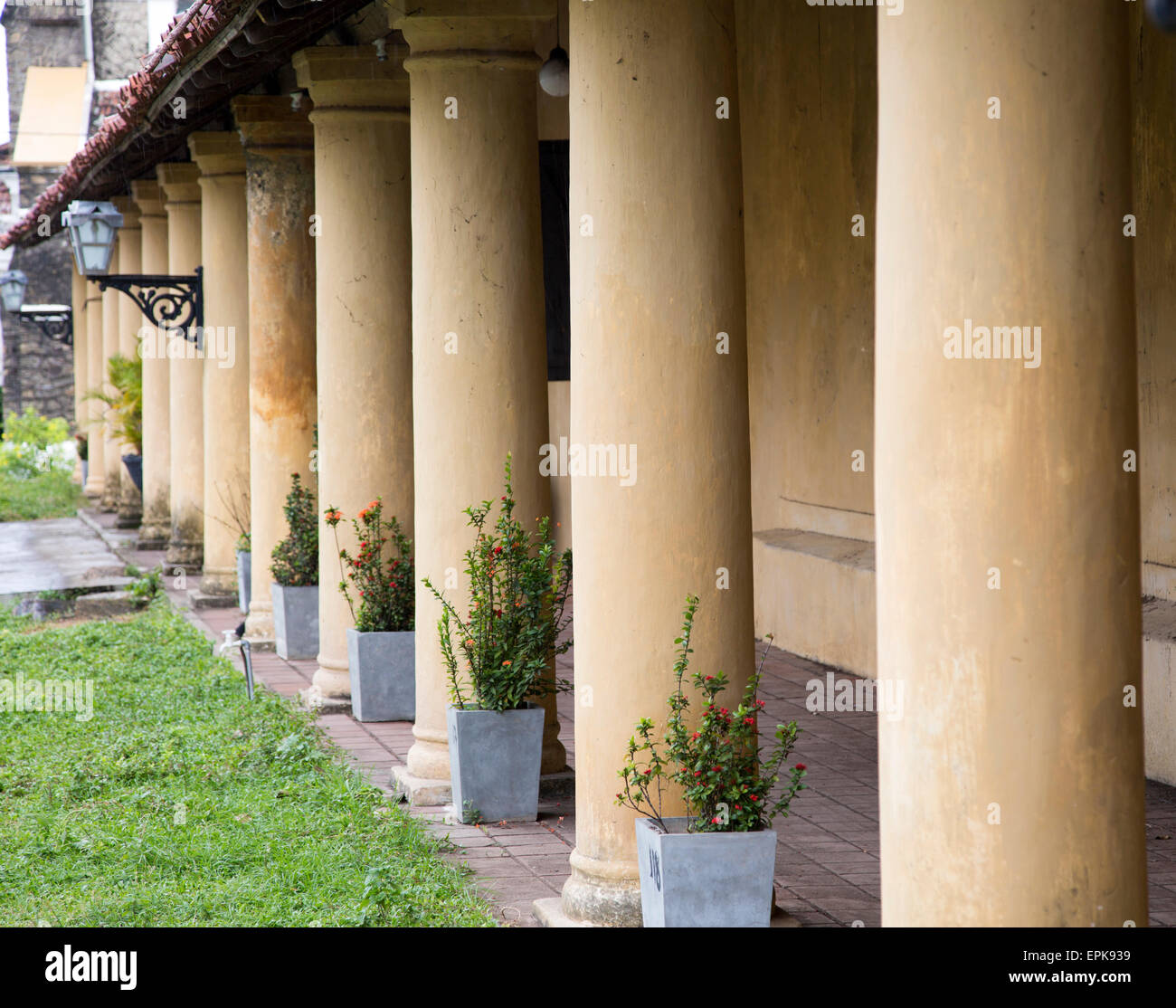 Columns pillars of colonial building in historic town of galle hi-res stock  photography and images - Alamy