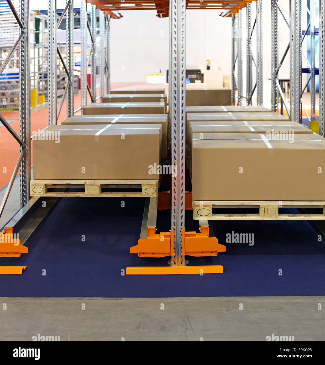 Pallet rack hires stock photography and images Alamy