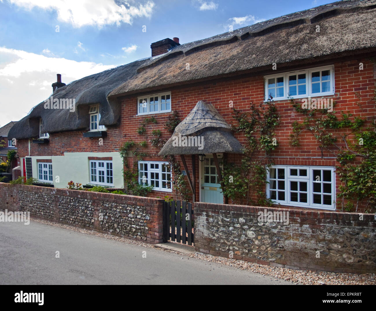 Thatched Cottages in North Waltham, Hampshire, England Stock Photo - Alamy