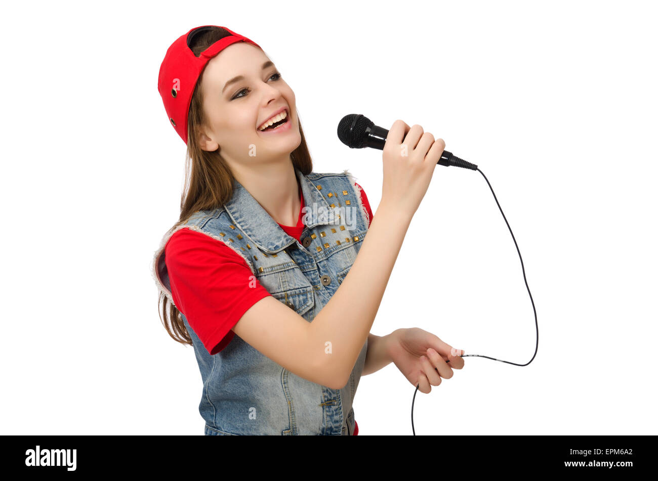 Женщина с микрофоном. Девочка с микрофоном. Девушка с микрофоном. Девушка поет в микрофон в студии. Девушка держит микрофон.