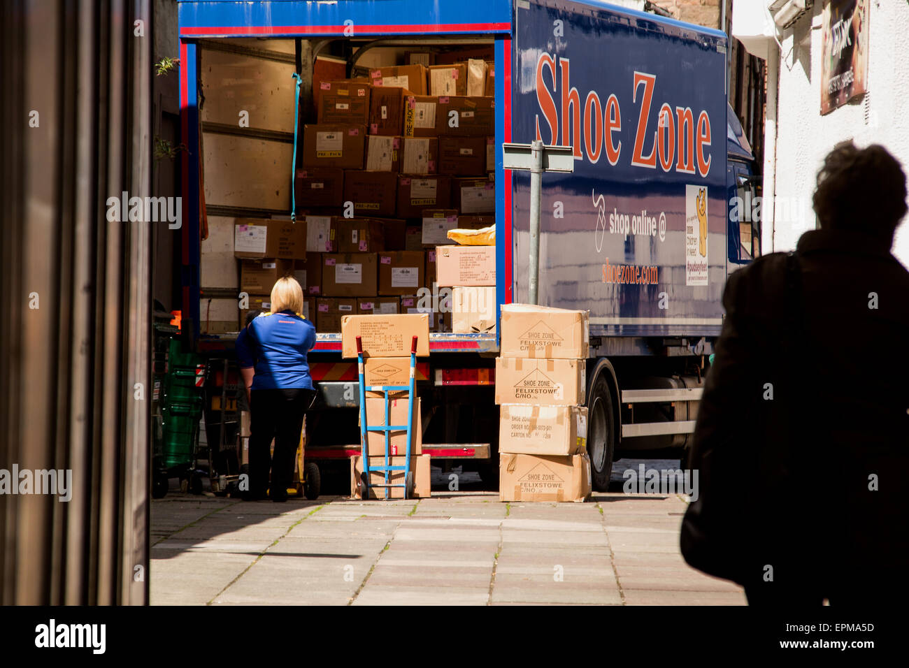 shoe zone delivery