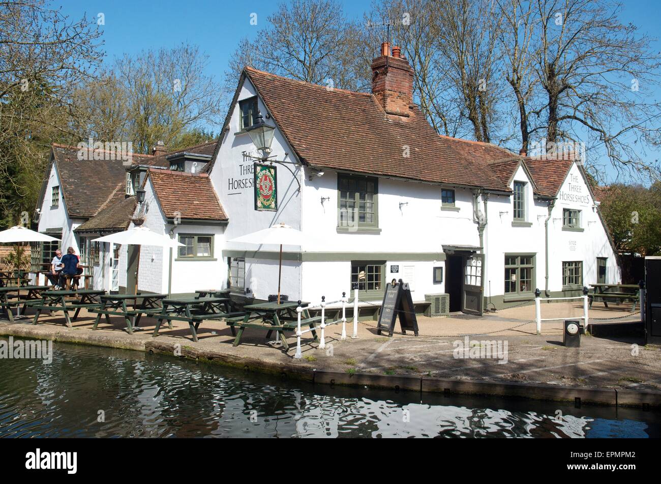 The Three Horseshoes Pub, circa 1535, Winkwell, Hemel Hempstead, Hertfordshire, England, UK