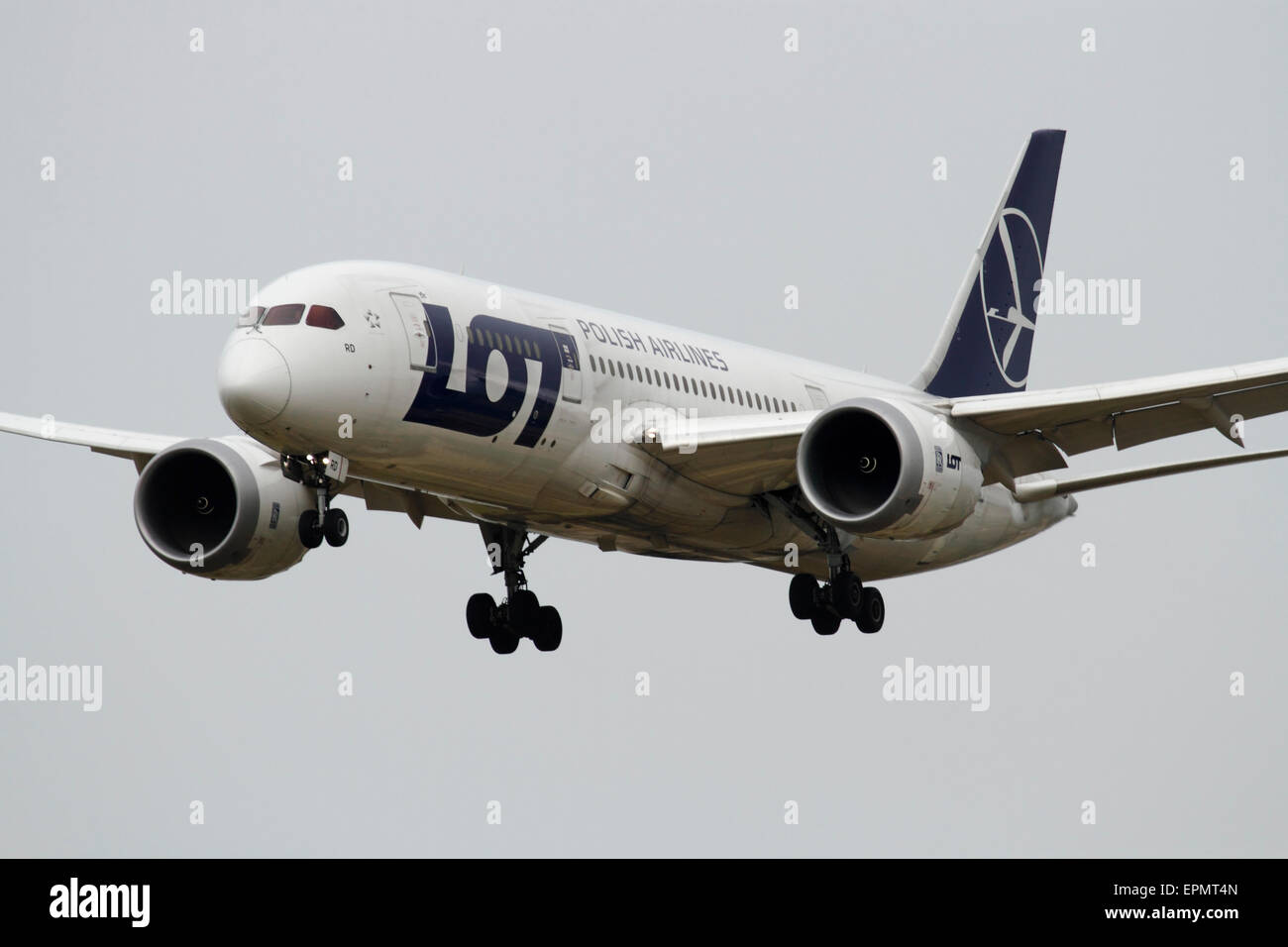 LOT Polish Airlines Boeing 787 Dreamliner on approach Stock Photo