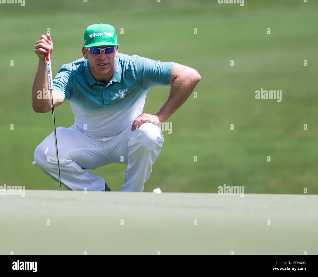 2015 PGA Wells Fargo Championship Ricky Barnes lines up his putt on one