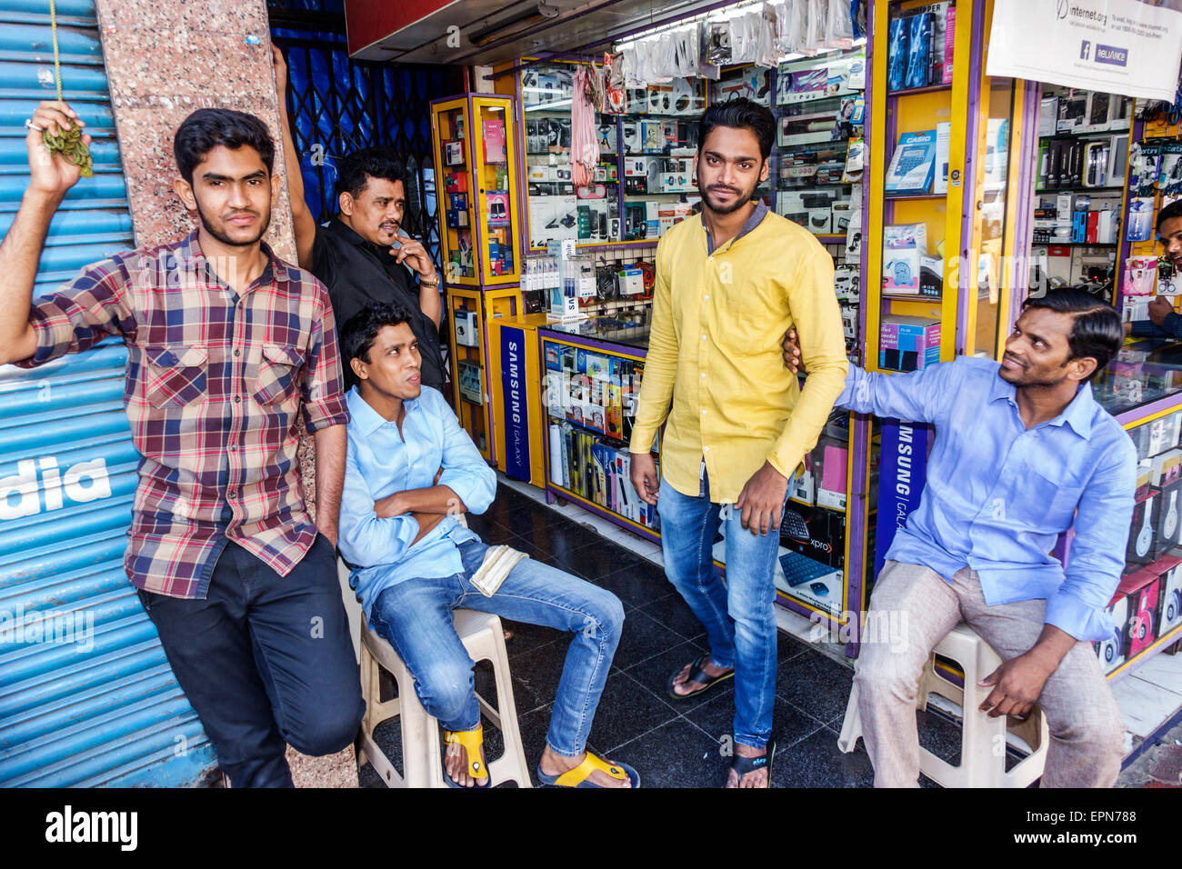 Mumbai India,Indian Asian,Apollo Bandar,Colaba,Indumati Sakharkar Marg,Road,Causeway,Market,Garden Road,shopping shopper shoppers shop shops market ma Stock Photo
