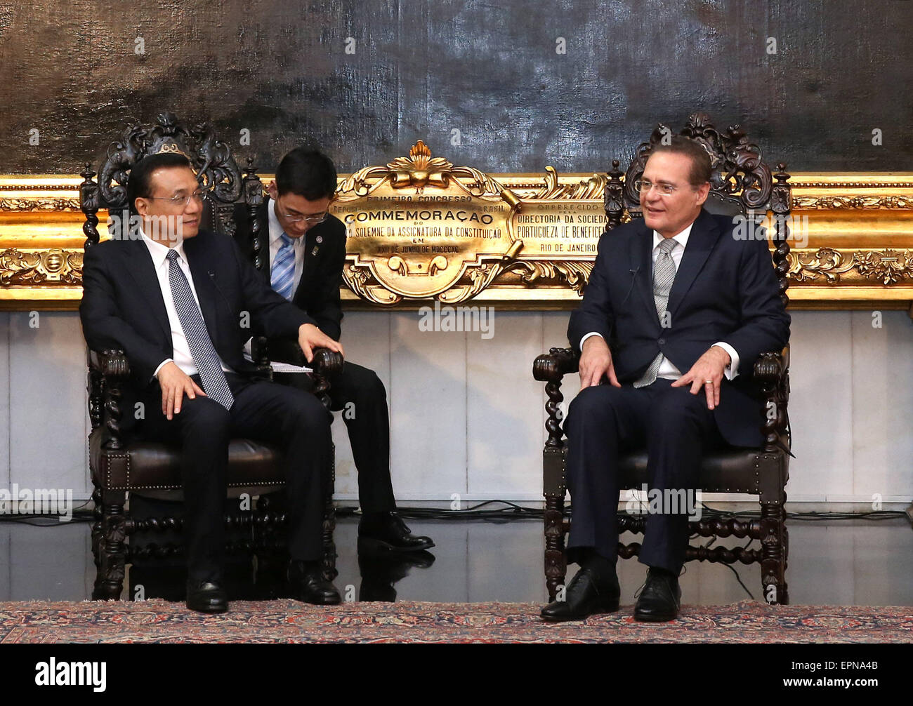 Brasilia, Brazil. 19th May, 2015. Chinese Premier Li Keqiang (L) meets with Brazilian Senate President Renan Calheiros in Brasilia, capital of Brazil, May 19, 2015. © Pang Xinglei/Xinhua/Alamy Live News Stock Photo