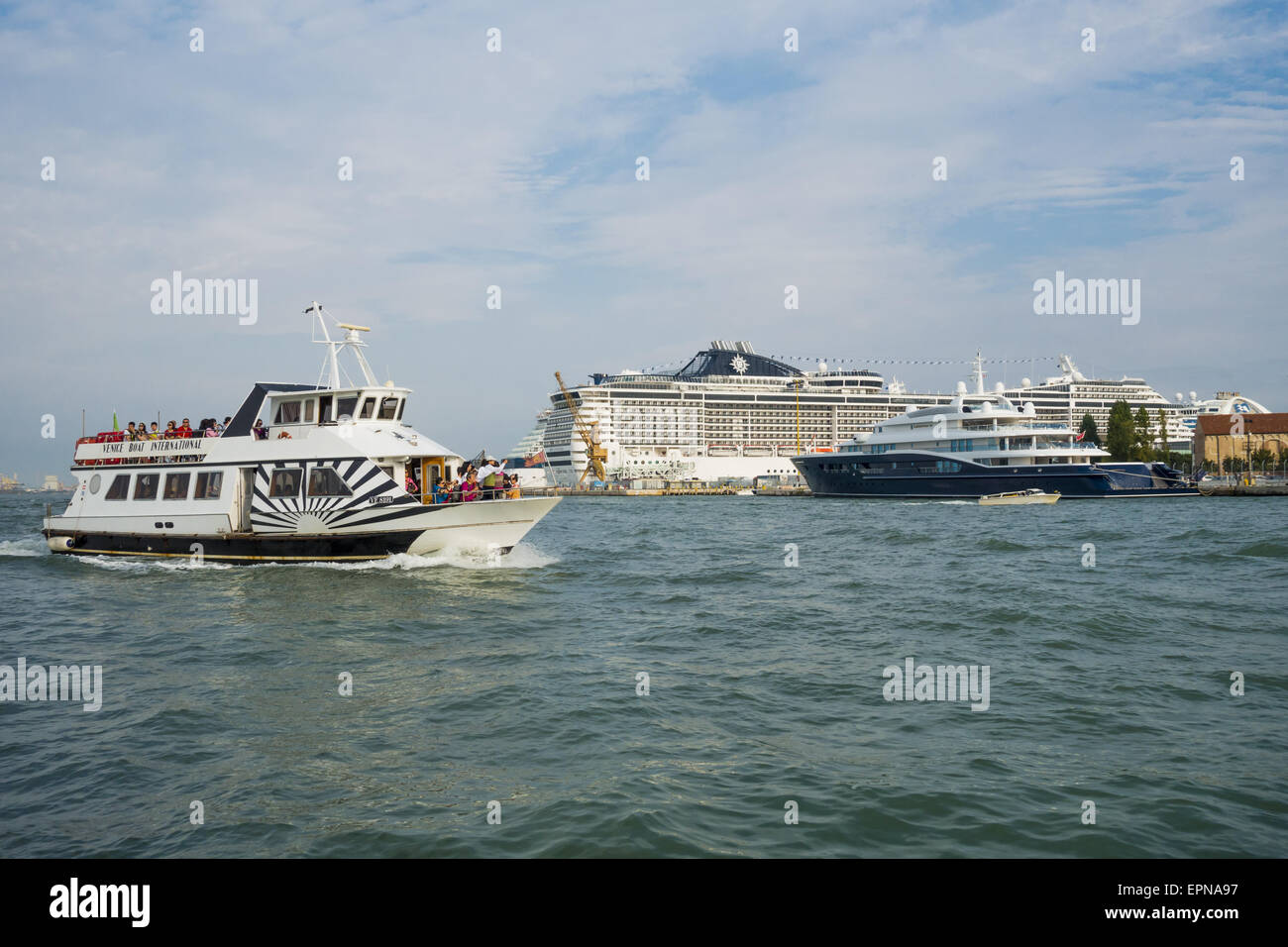 Cruise ship and venice 2015 hi-res stock photography and images - Alamy