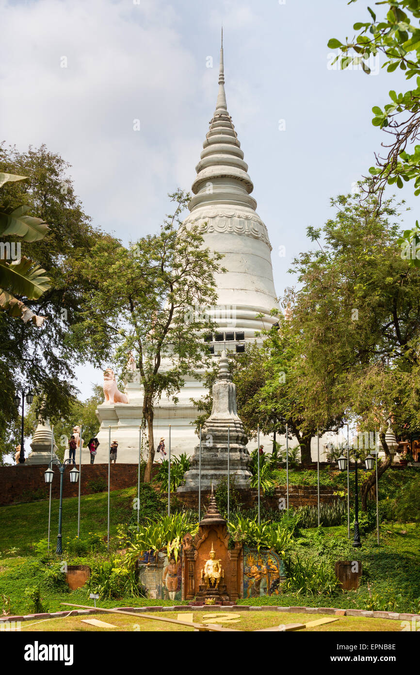 Stupa Wat Phnom Temple Phnom Penh Cambodia Stock Photo Alamy