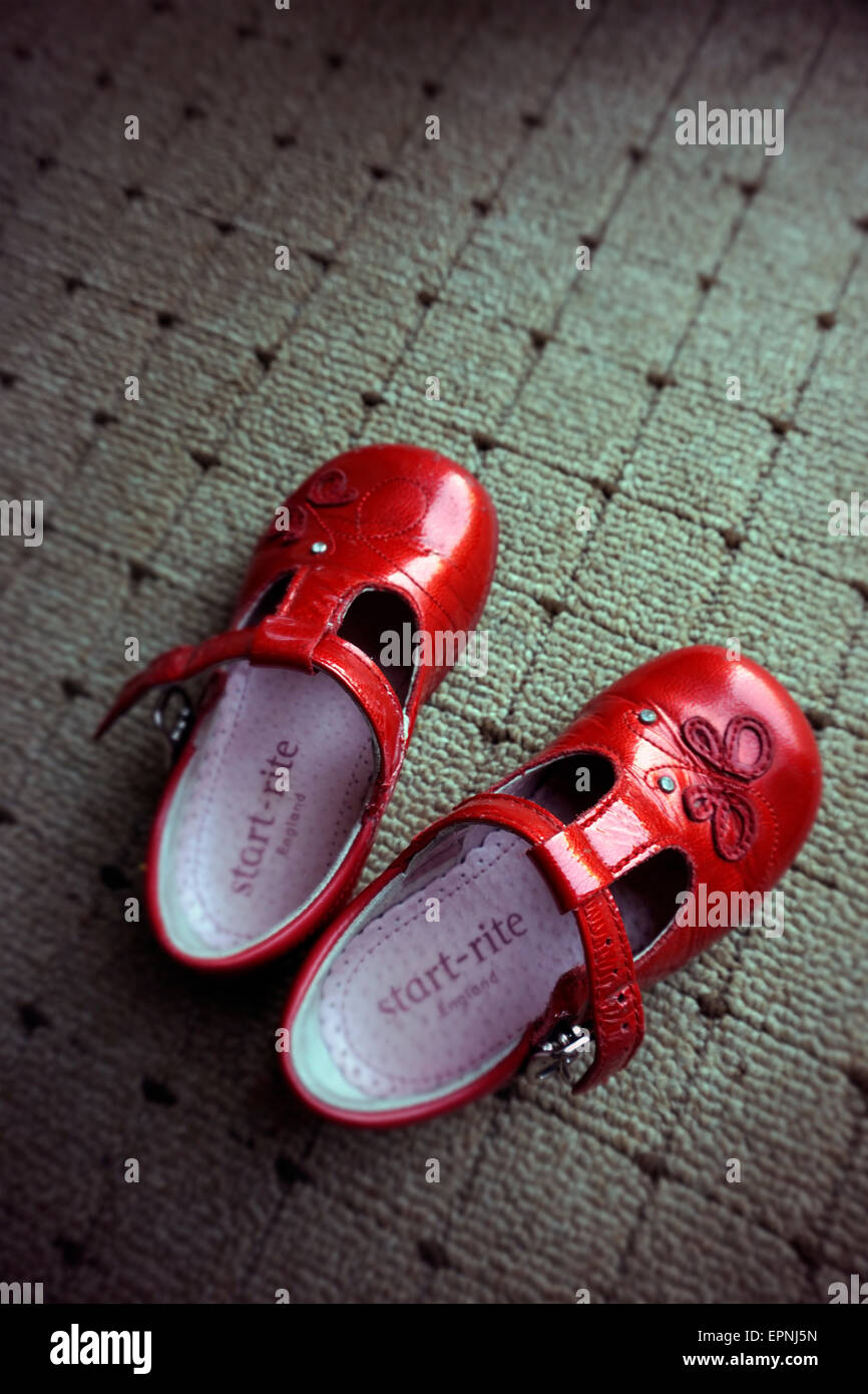 red baby shoes Stock Photo - Alamy