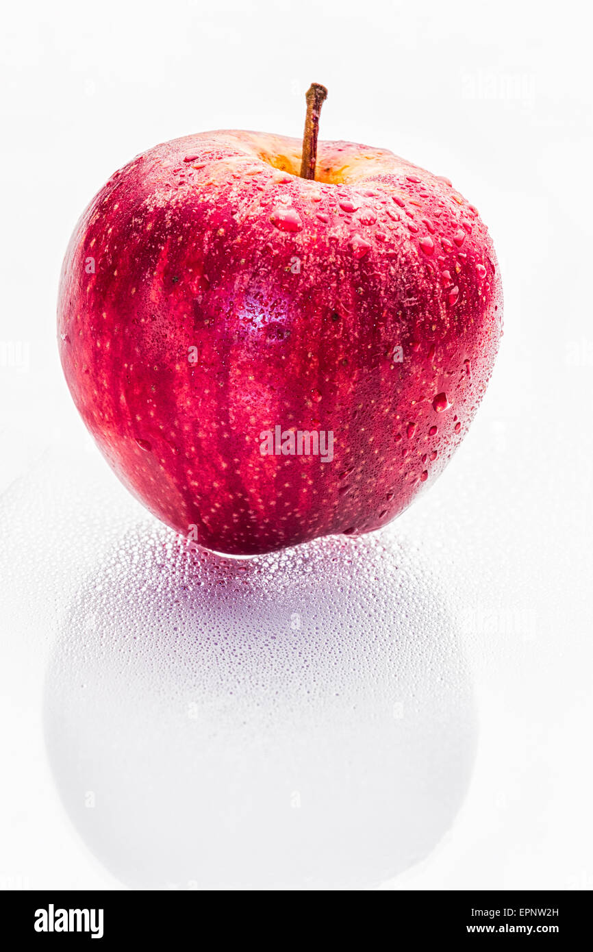 Wet red apple hi-res stock photography and images - Alamy