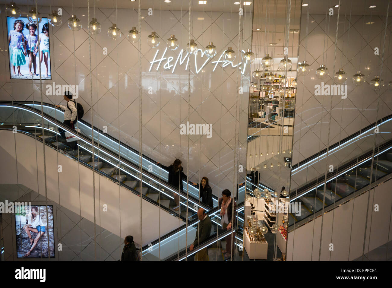 New York, USA. 20th May, 2015. Shoppers at the grand opening of the H&M