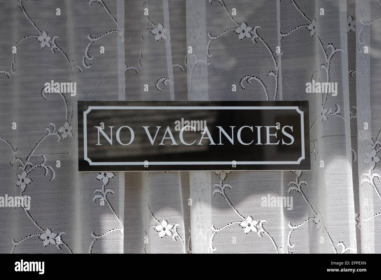 No vacancy sign on window of B&B in Scotland Stock Photo