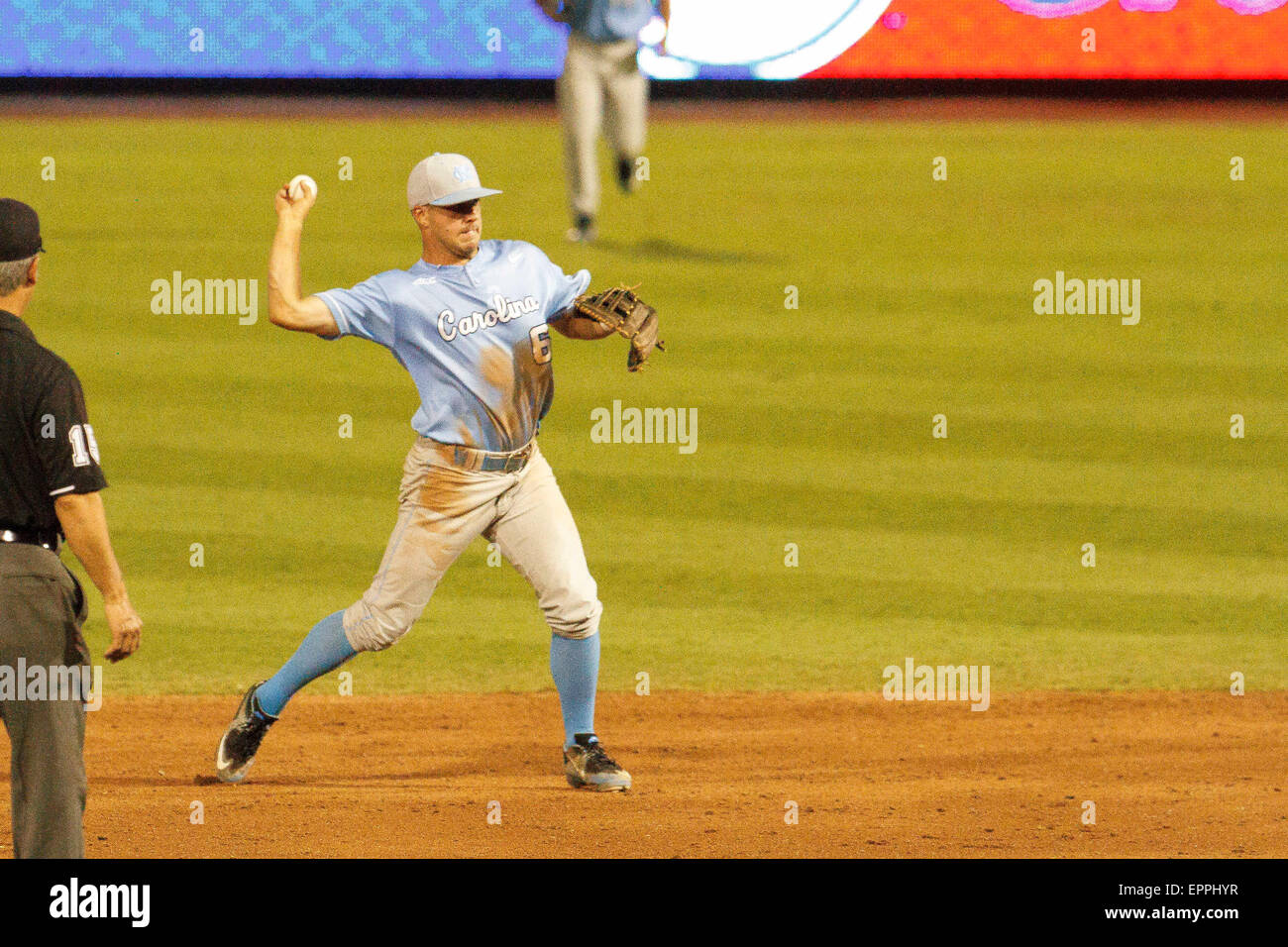 infielder Alex Raburn (6) of the North Carolina Tar Heels makes the ...